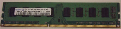 SAMSUNG M378B5673EH1-CF8 2GB DDR3 1066MHz 2RX8 PC-8500 non-ECC Unbuffered CL7 240-Pin DIMM Memory Module for Desktop