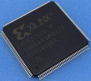 XCR3256XL-7TQG144C IC CPLD 256MC 7NS